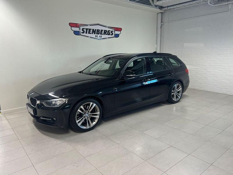 Svart Begagnad 2012 BMW 328 Sport Line Kombi | 144 900 kr (Marknadspris) - Bild 1/4