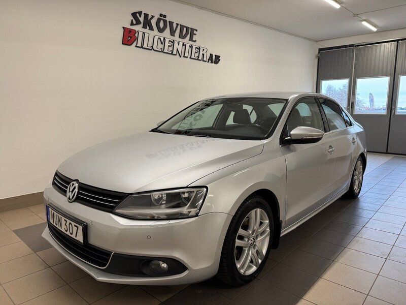Begagnad VW Jetta GT 105 HK (77 kW) 2011 Silver Sedan