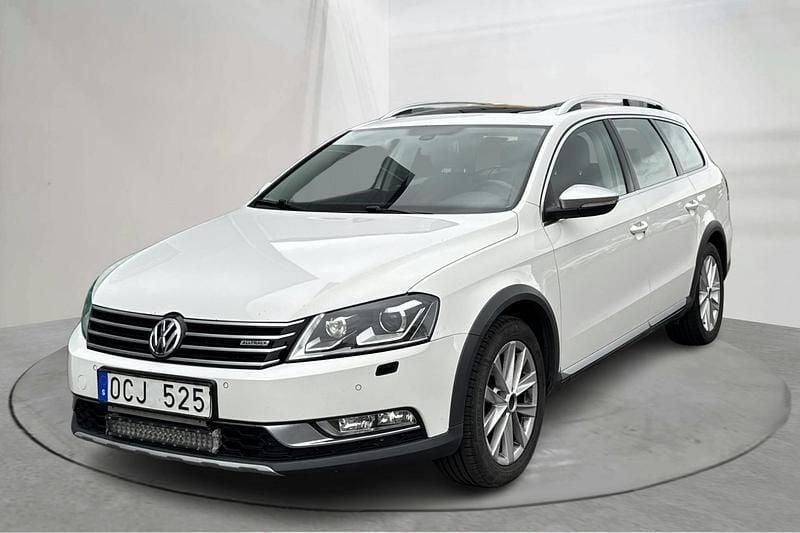 Vit Begagnad 2014 VW Passat Sedan | 90 000 kr (Bra pris) - Bild 1/4