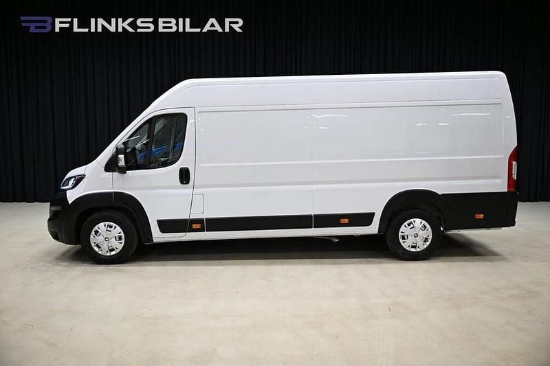 Begagnad Peugeot Boxer 165 HK (121 kW) 2023 Vit Van