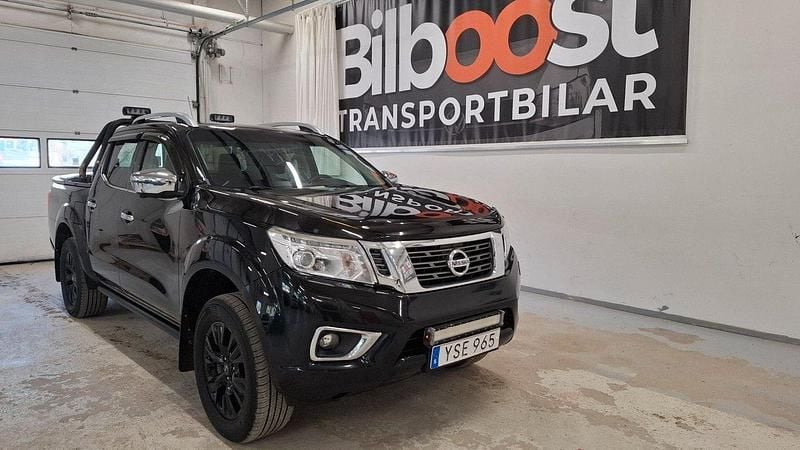 Svart Begagnad 2017 Nissan Navara Pickup | 228 750 kr (Marknadspris) - Bild 1/4