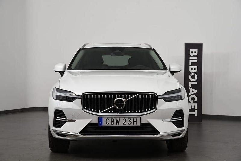 Begagnad Volvo XC60 Core 355 HK (261 kW) 2024 Vit SUV