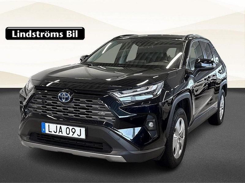 Svart Begagnad 2022 Toyota RAV4 Hybrid Executive SUV | 349 000 kr (Marknadspris) - Bild 1/3