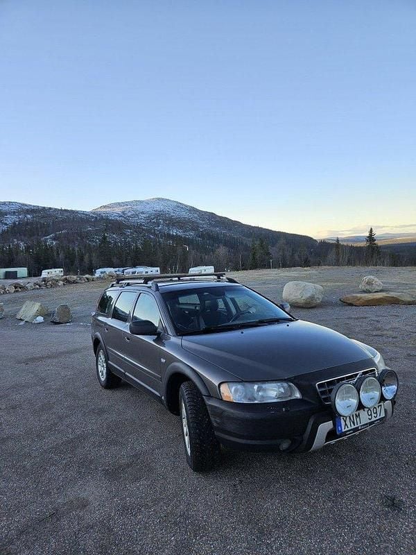 Brun Begagnad 2006 Volvo XC70 Kinetic Kombi | 30 000 kr (Bra pris) - Bild 1/4