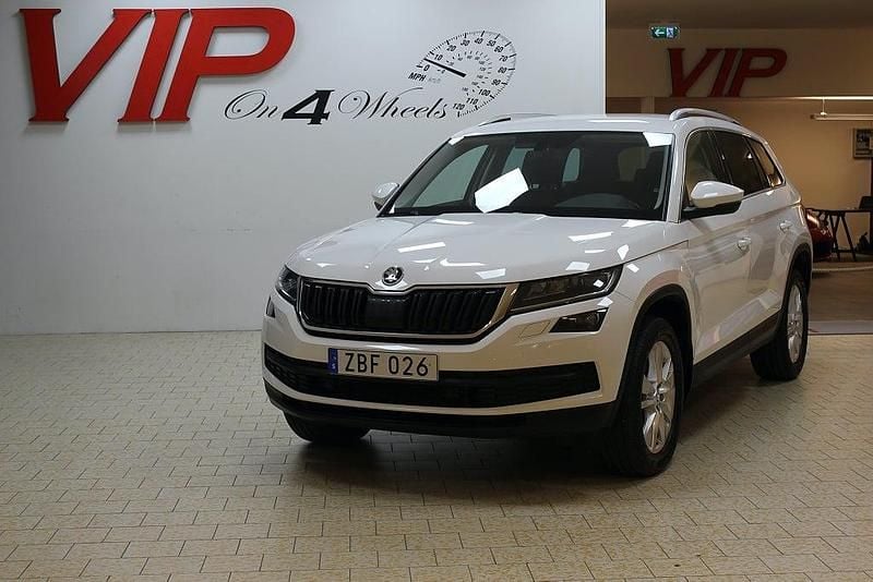 Vit Begagnad 2017 Skoda Kodiaq SUV | 289 900 kr (Marknadspris) - Bild 1/3