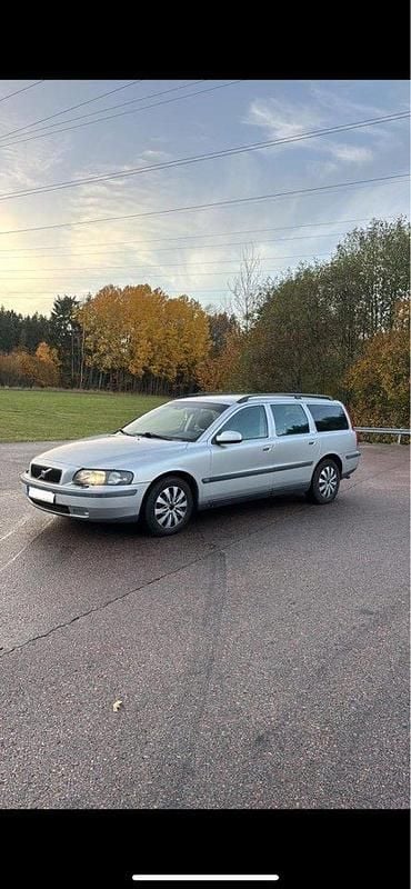 Grå Begagnad 2001 Volvo V70 Kombi | 19 500 kr (Dyr) - Bild 1/4