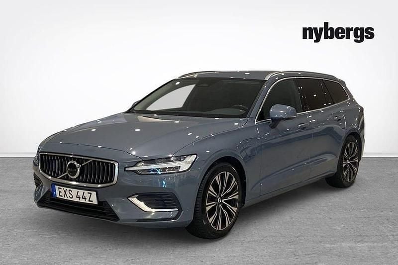 Grå Begagnad 2023 Volvo V60 Core Kombi | 319 000 kr - Bild 1/4