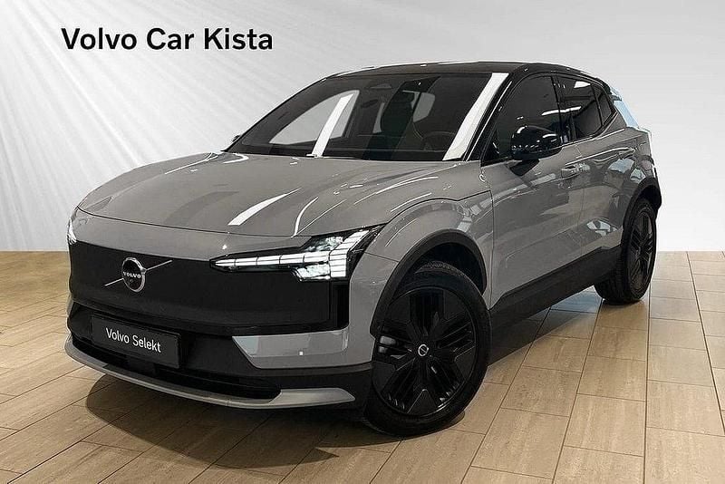 Grå Begagnad 2025 Volvo EX30 CC Performance SUV | 579 900 kr - Bild 1/3