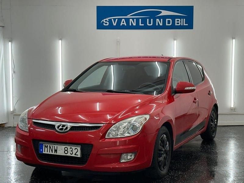 Röd Begagnad 2008 Hyundai i30 Halvkombi | 29 800 kr (Lite dyr) - Bild 1/4