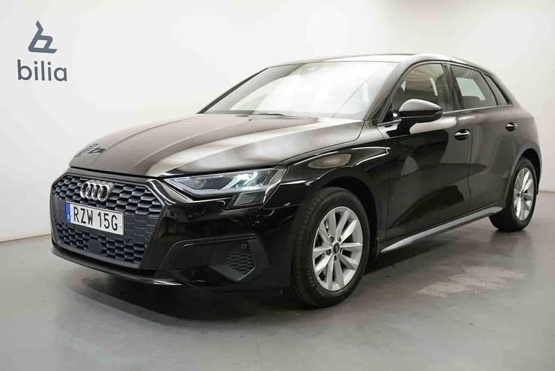 Svart Begagnad 2021 Audi A3 Sportback Halvkombi | 219 900 kr - Bild 1/1