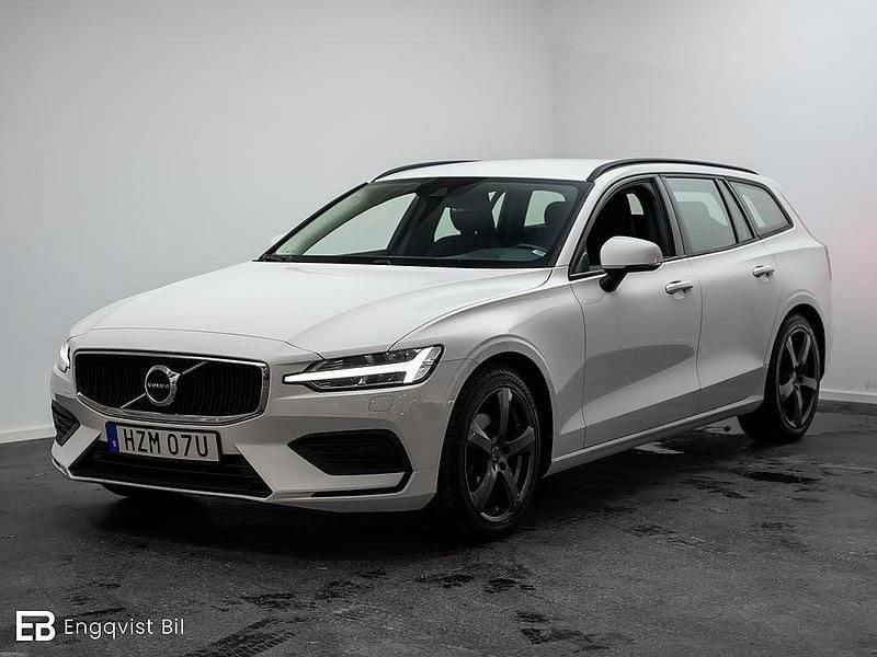 Vit Begagnad 2019 Volvo V60 Momentum Kombi | 249 900 kr (Marknadspris) - Bild 1/4