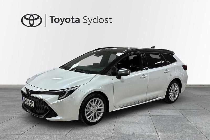Vit Begagnad 2024 Toyota Corolla Kombi | 358 000 kr (Dyr) - Bild 1/3
