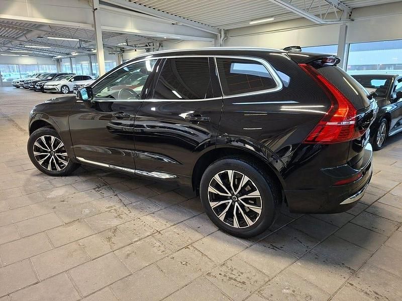 Begagnad Volvo XC60 Plus 197 HK (144 kW) 2022 Svart SUV