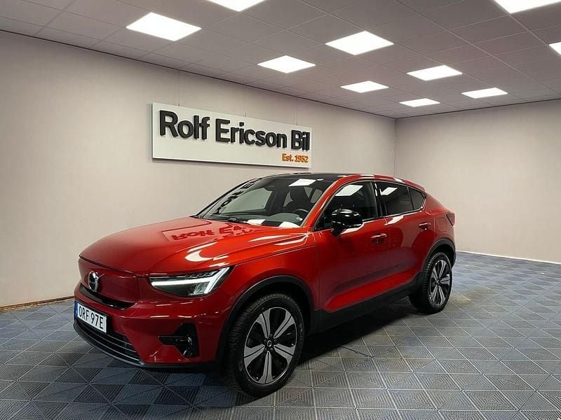 Röd Begagnad 2023 Volvo EC40 Plus SUV | 349 500 kr (Marknadspris) - Bild 1/4