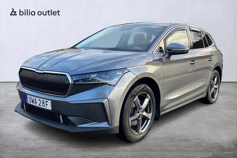 Grå Begagnad 2023 Skoda Enyaq iV SUV | 369 900 kr (Marknadspris) - Bild 1/4