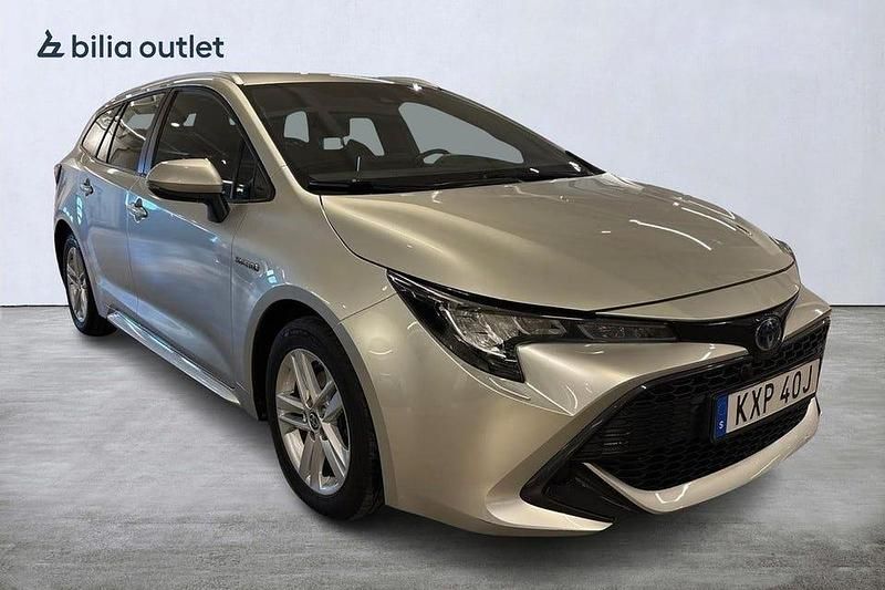 Begagnad Toyota Corolla Active 122 HK (89 kW) 2021 Silver Kombi