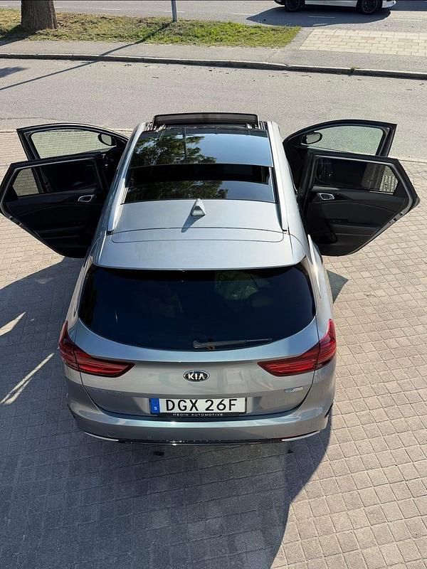 Begagnad Kia Ceed Sportswagon 141 HK (103 kW) 2021 Kombi