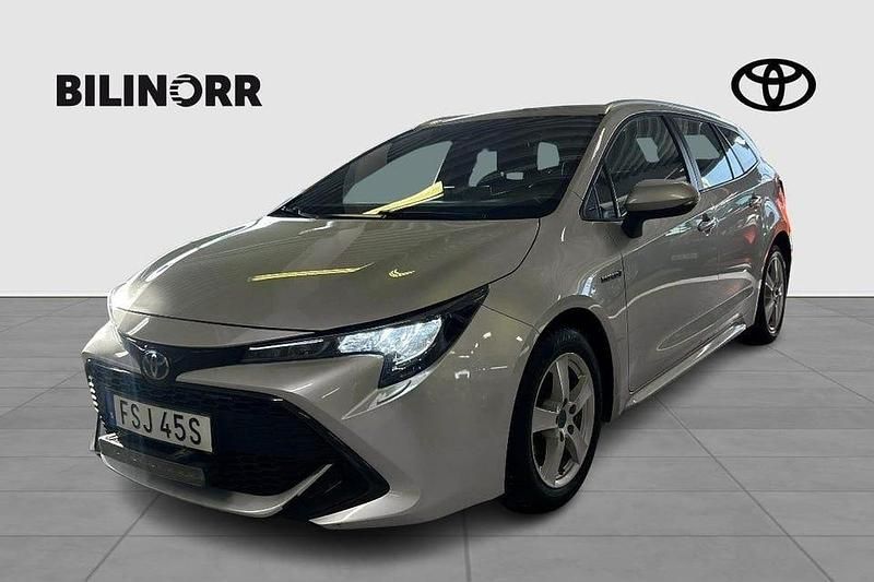 Begagnad Toyota Corolla Active 124 HK (91 kW) 2019 Silver Kombi