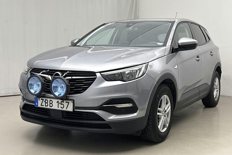 Ljusgrå Begagnad 2018 Opel Grandland X Enjoy Plus SUV | 151 000 kr - Bild 1/4