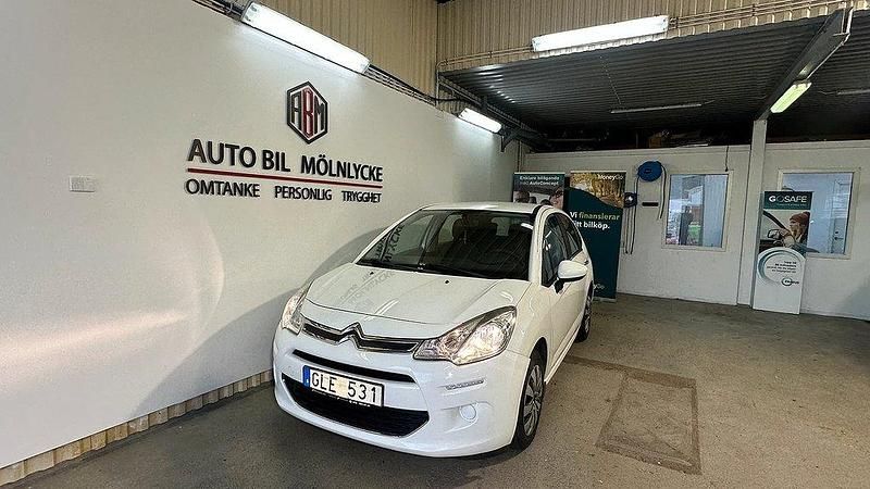 Vit Begagnad 2013 Citroën C3 Halvkombi | 64 900 kr (Marknadspris) - Bild 1/4