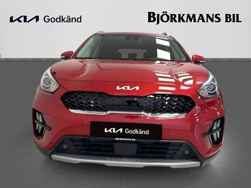 Begagnad Kia Niro Advance 105 HK (77 kW) 2022 /cr5/ runway red m SUV
