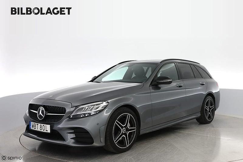 Grå Begagnad 2020 Mercedes C200 AMG line Kombi | 309 800 kr (Lite dyr) - Bild 1/4