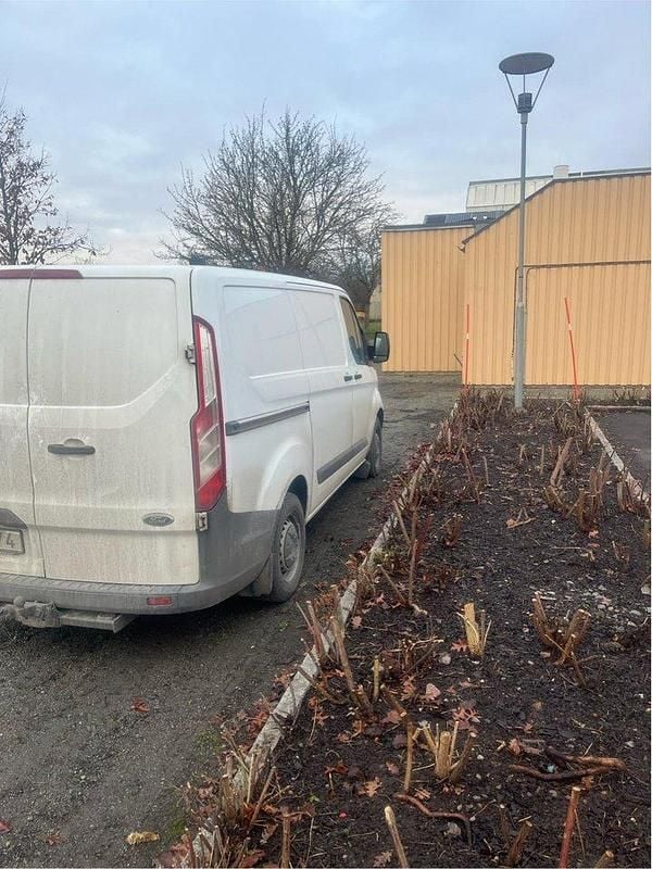 Vit Begagnad 2016 Ford Transit Custom | 67 000 kr (Superpris) - Bild 1/2