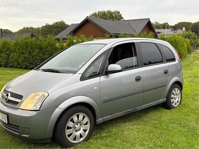 Grå Begagnad 2005 Opel Meriva Minibuss | 14 500 kr (Bra pris) - Bild 1/4