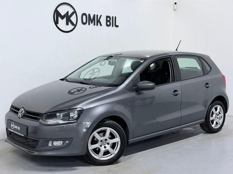 Mörkgrå Begagnad 2011 VW Polo Halvkombi | 54 900 kr (Marknadspris) - Bild 1/4