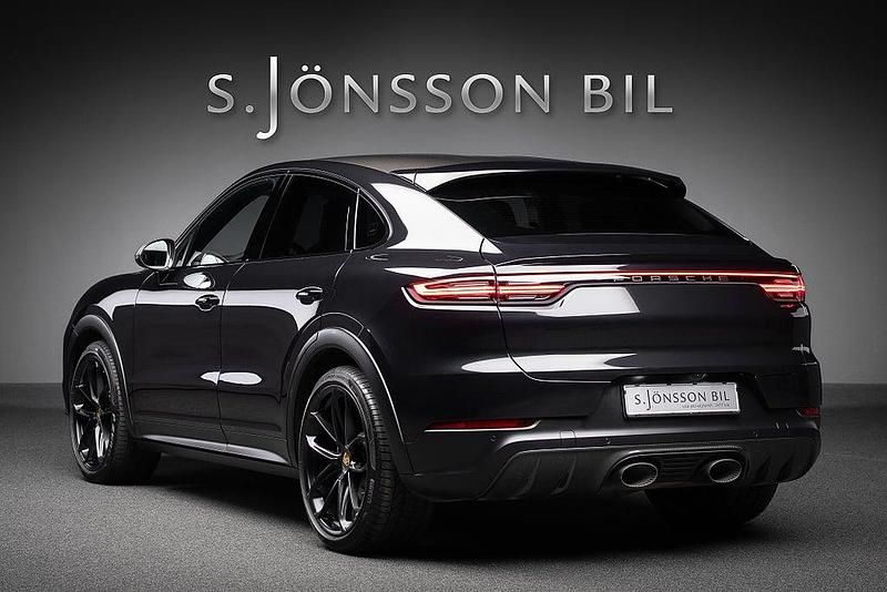 Begagnad Porsche Cayenne 460 HK (338 kW) 2022 Jet black metallic SUV