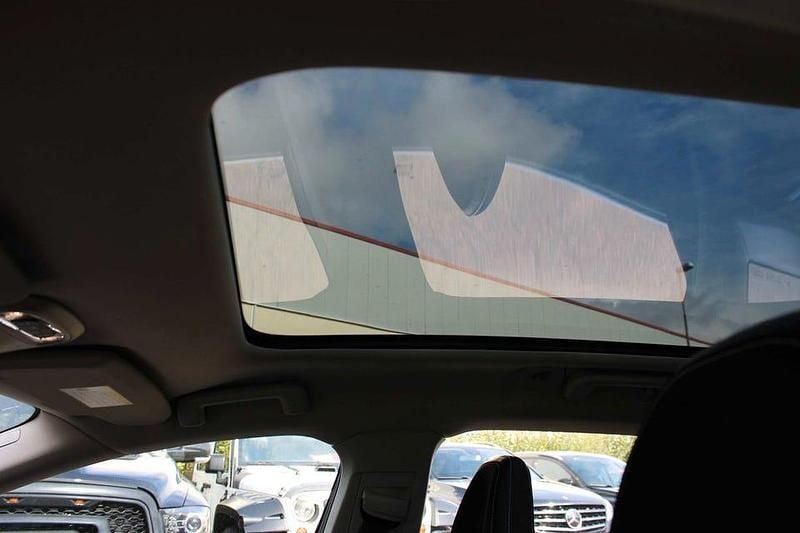 Begagnad Volvo V40 Momentum 150 HK (110 kW) 2013 Vit Kombi