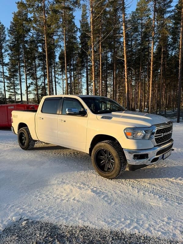 Begagnad 2022 RAM 1500 Pickup | 599 000 kr - Bild 1/4