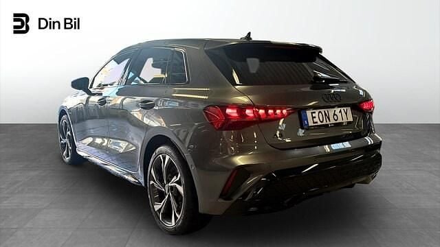Begagnad Audi A3 Sportback e-tron S-Line 272 HK (200 kW) 2025 Daytonagrå pärleffekt Halvkombi