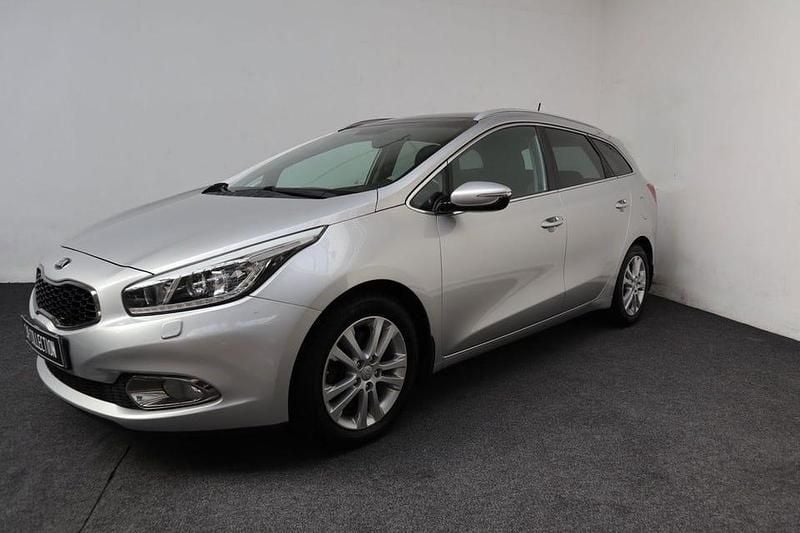 Begagnad Kia Ceed Sportswagon Comfort 128 HK (94 kW) 2015 Grå Kombi