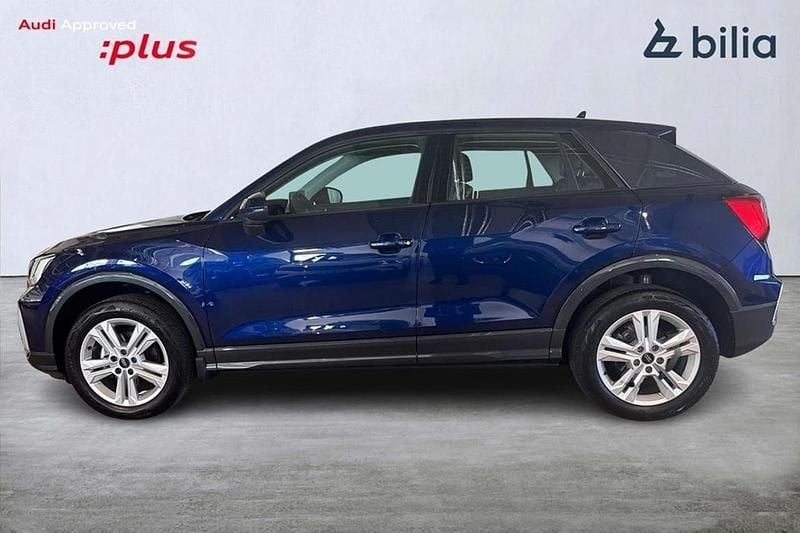 Blå Begagnad 2024 Audi Q2 SUV | 299 900 kr (Lite dyr) - Bild 1/3