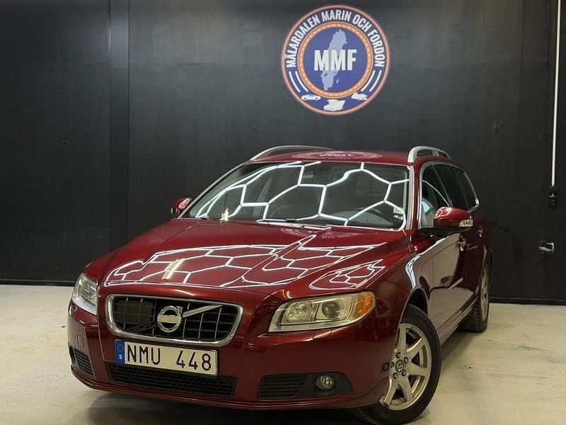 Röd Begagnad 2010 Volvo V70 Summum Kombi | 64 800 kr (Marknadspris) - Bild 1/4