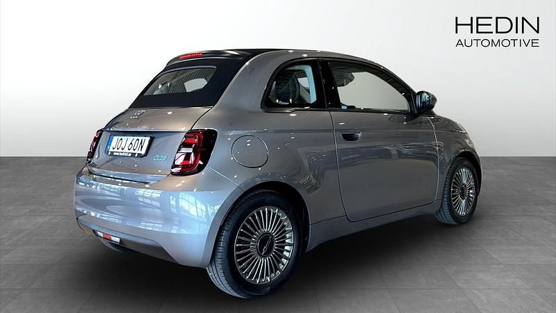 Begagnad Fiat 500e Icon 86 kW (118 HK) 2022 Grå (grey) Halvkombi