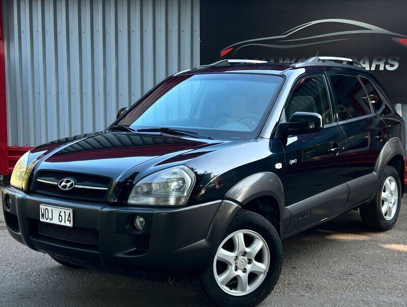 Svart Begagnad 2005 Hyundai Tucson SUV | 38 900 kr (Marknadspris) - Bild 1/4