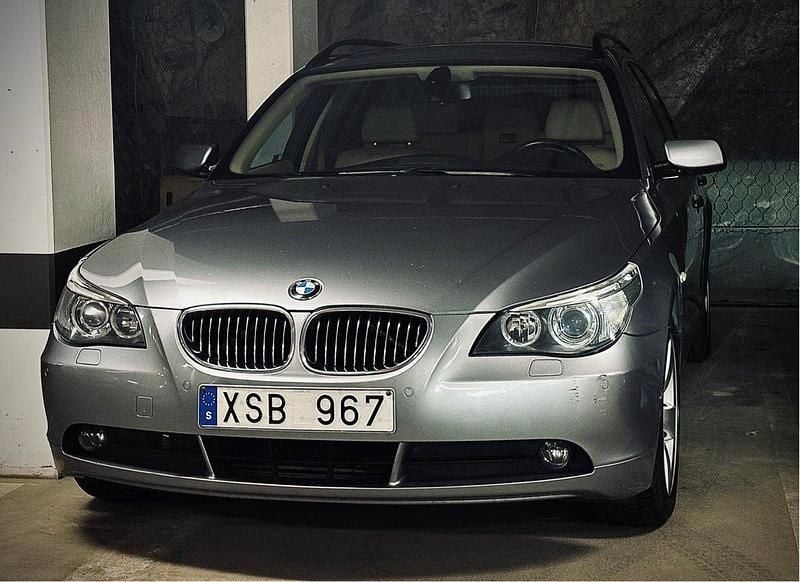 Grå Begagnad 2006 BMW 523 Kombi | 50 000 kr (Marknadspris) - Bild 1/4