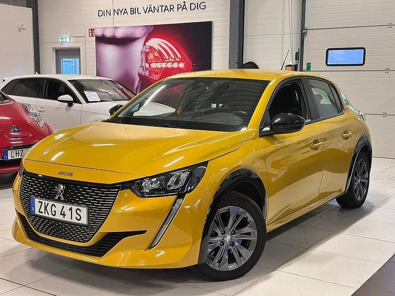 Gul Begagnad 2021 Peugeot e-208 Active Halvkombi | 165 000 kr (Bra pris) - Bild 1/4