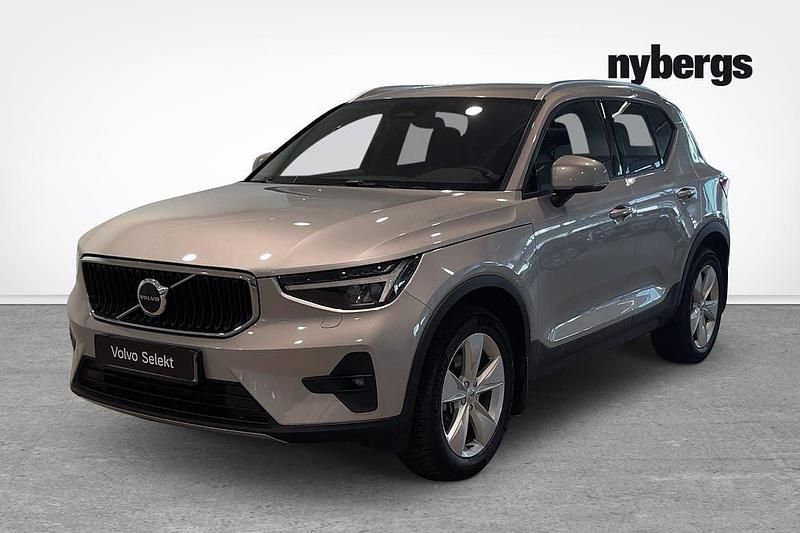Silver Begagnad 2024 Volvo XC40 Core SUV | 339 000 kr (Bra pris) - Bild 1/4