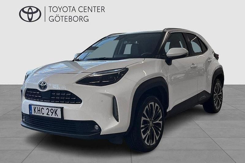 Vit Begagnad 2022 Toyota Yaris Cross Edition SUV | 284 900 kr (Marknadspris) - Bild 1/3