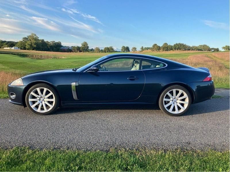 Blå Begagnad 2007 Jaguar XK Sportkupé | 219 000 kr (Lite dyr) - Bild 1/4