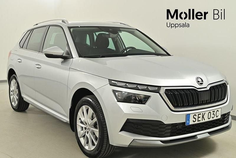 Silver (brilliant silver metallic) Begagnad 2023 Skoda Kamiq Adventure SUV | 249 900 kr (Marknadspris) - Bild 1/4