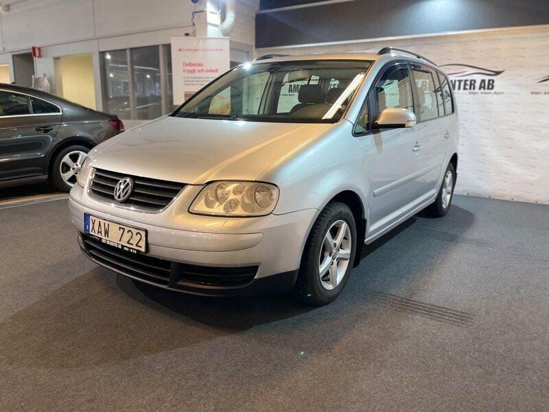 Begagnad VW Touran 116 HK (85 kW) 2005 Silver Minibuss