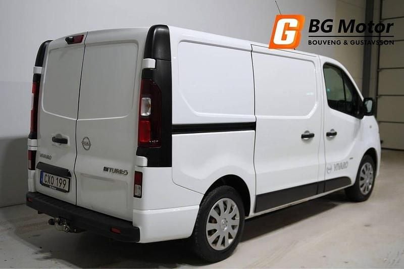 Begagnad Opel Vivaro 125 HK (91 kW) 2017 Vit Minibuss