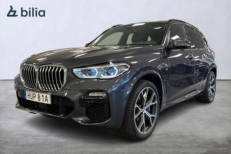 Grå Begagnad 2020 BMW X5 M Sport SUV | 499 000 kr - Bild 1/4