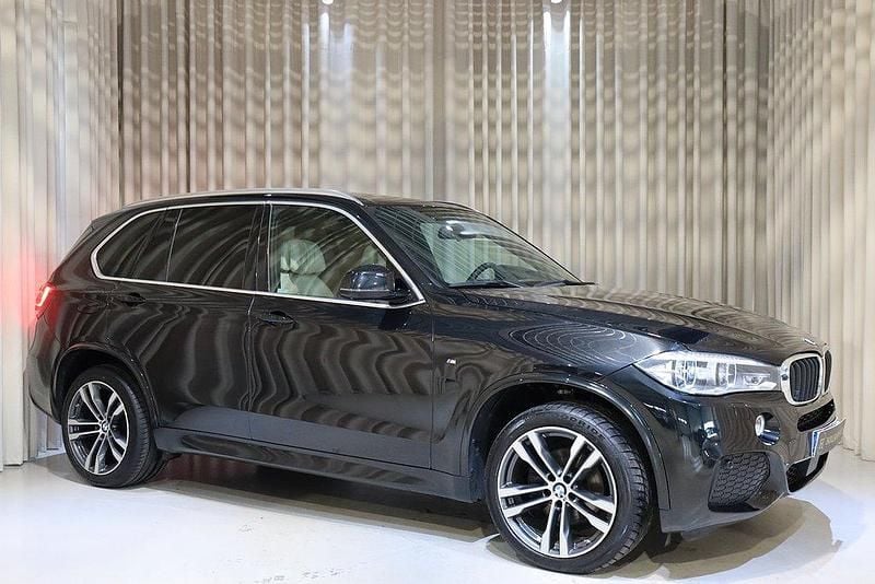 Svart Begagnad 2017 BMW X5 M Sport SUV | 349 900 kr (Marknadspris) - Bild 1/4