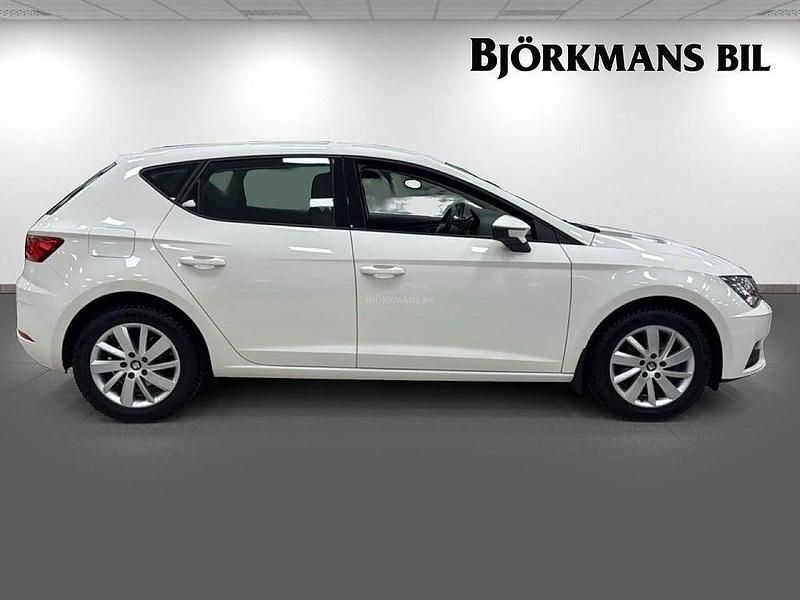 Begagnad Seat Leon 110 HK (80 kW) 2018 Vit Halvkombi