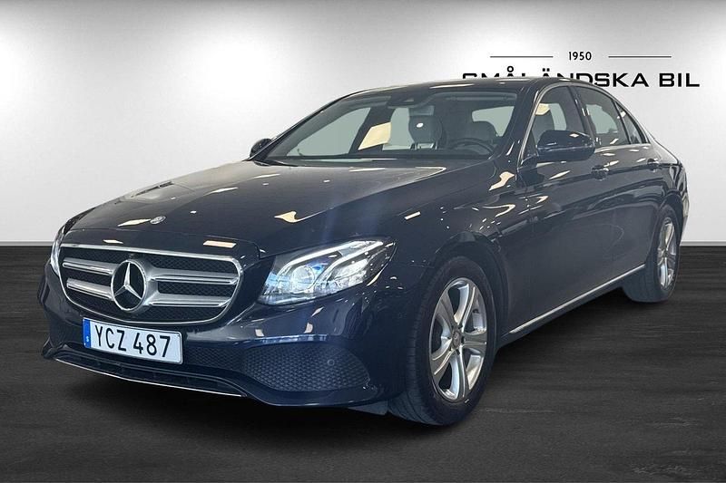 Blå Begagnad 2016 Mercedes E220 Avantgarde Sedan | 259 000 kr (Bra pris) - Bild 1/3
